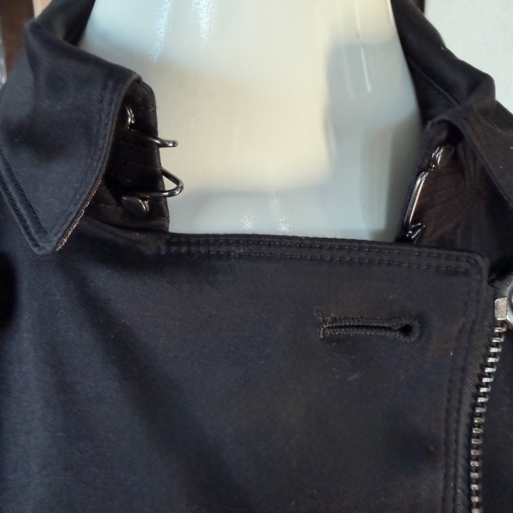 Burberry black Double-Breasted Trench Coat - Picture 13 of 13